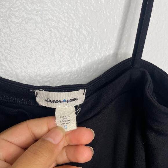 Silence + Noise Womens Top Size S Black Pullover Sleeveless Cropped Casual - Picture 3 of 9